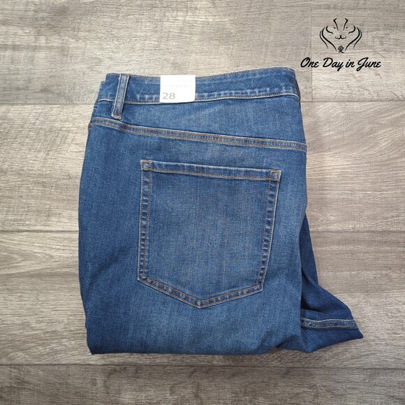 Lane Bryant Plus Size Mid Rise Straight Jeans Size 28 - Picture 6 of 6